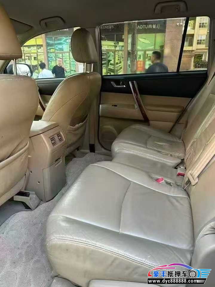 14年丰田汉兰达轿车抵押车出售