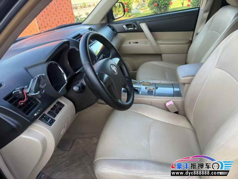 15年丰田汉兰达轿车抵押车出售