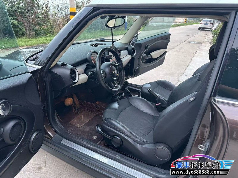 12年宝马MINI轿车抵押车出售