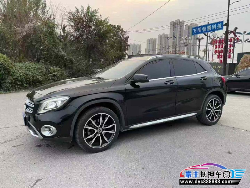 18年奔驰GLA轿车抵押车出售