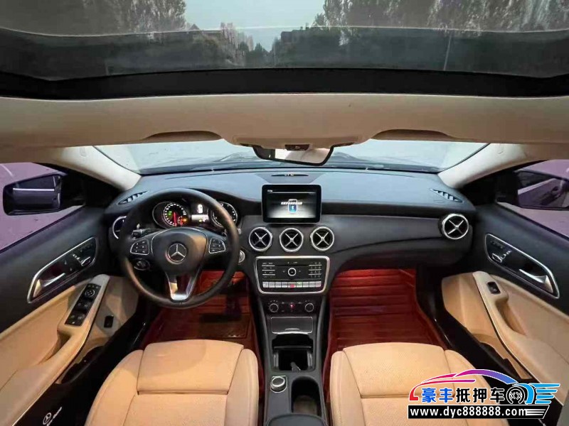 18年奔驰GLA轿车抵押车出售