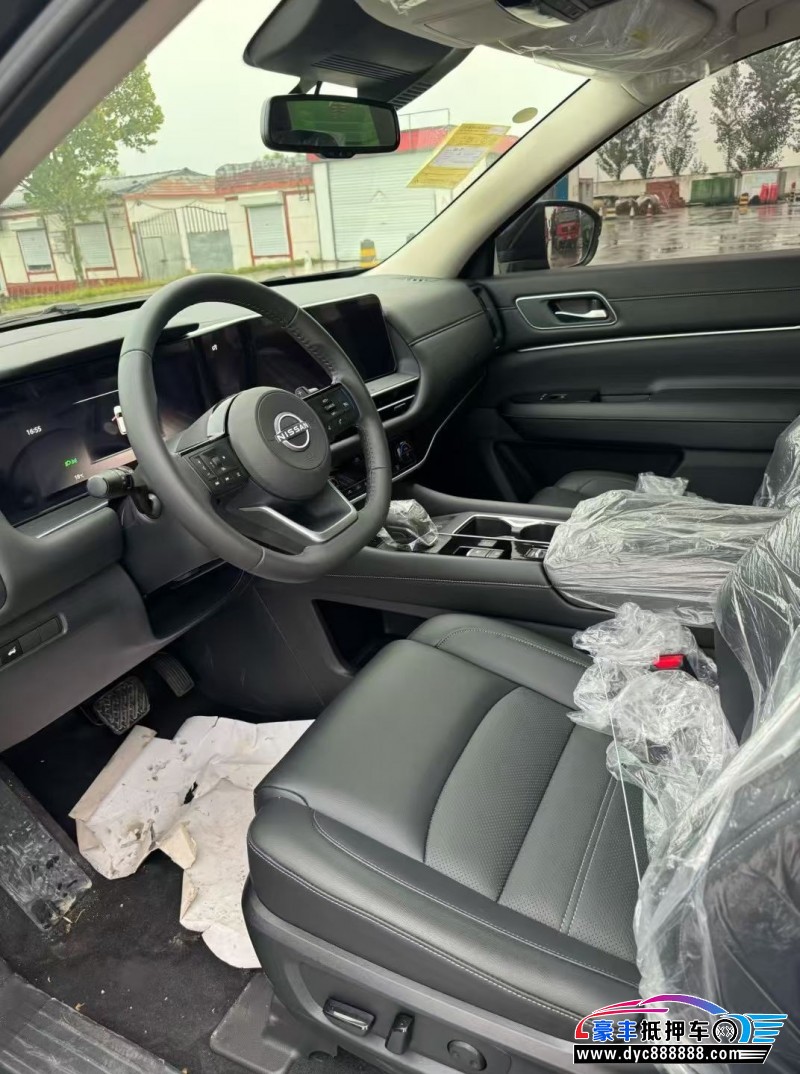 24年日产探陆轿车抵押车出售