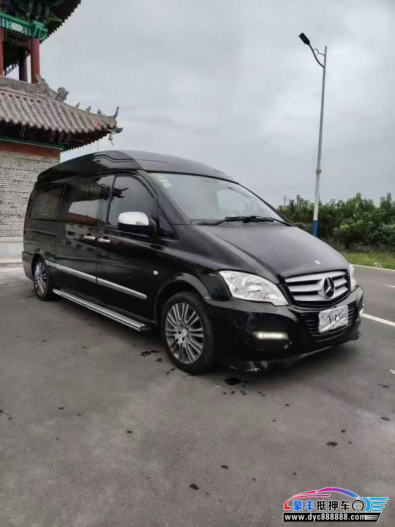 17年奔驰威霆轿车抵押车出售