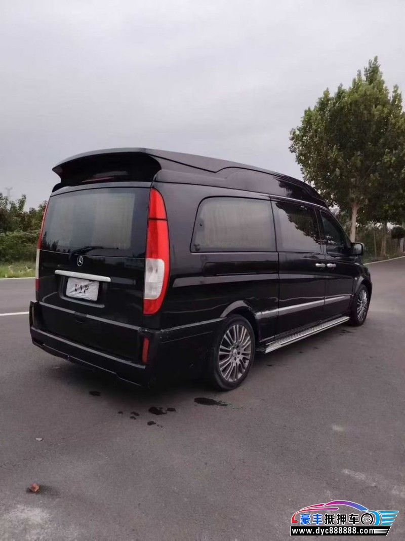 17年奔驰威霆轿车抵押车出售