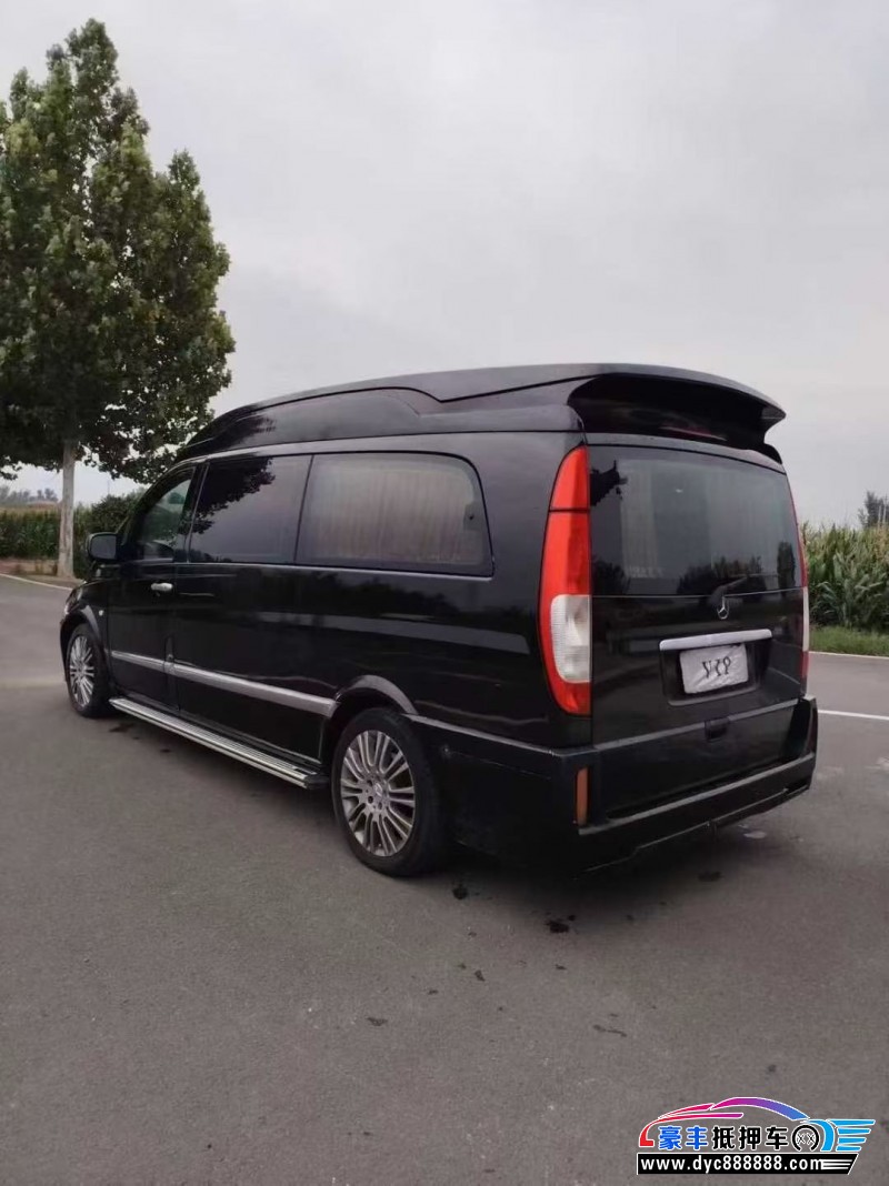 17年奔驰威霆轿车抵押车出售