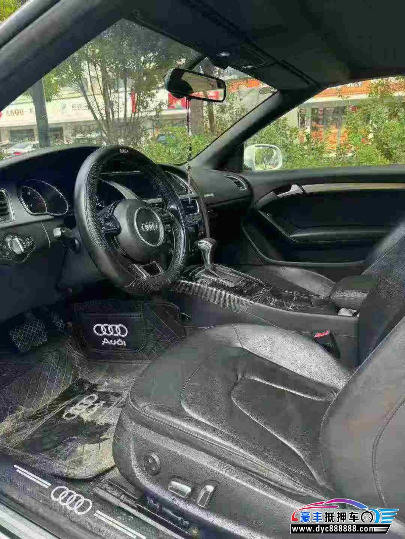 13年奥迪A5轿车抵押车出售