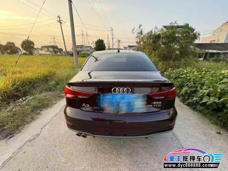 18年奥迪Q3轿车抵押车出售