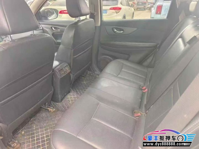 16年日产奇骏轿车抵押车出售