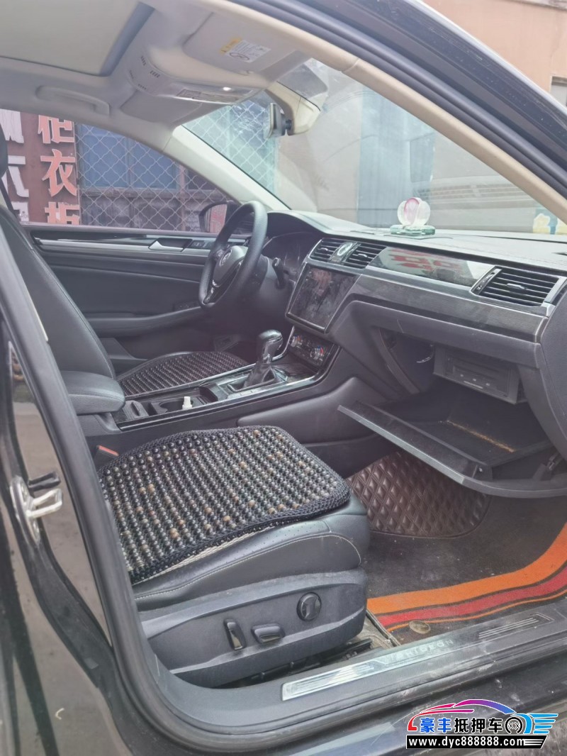 20年大众辉昂轿车抵押车出售