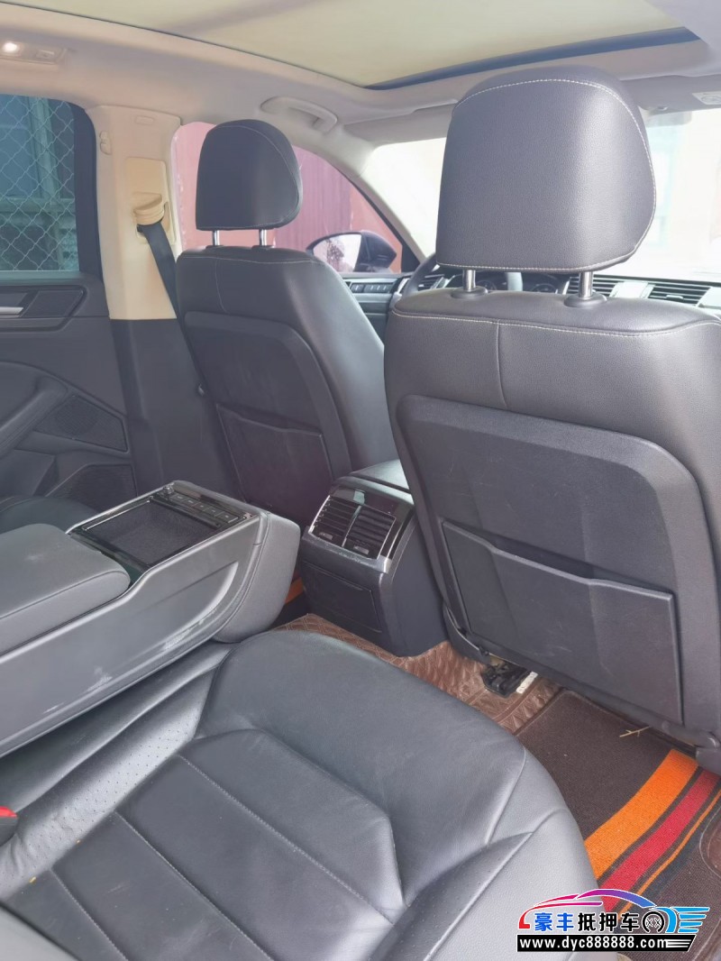 20年大众辉昂轿车抵押车出售