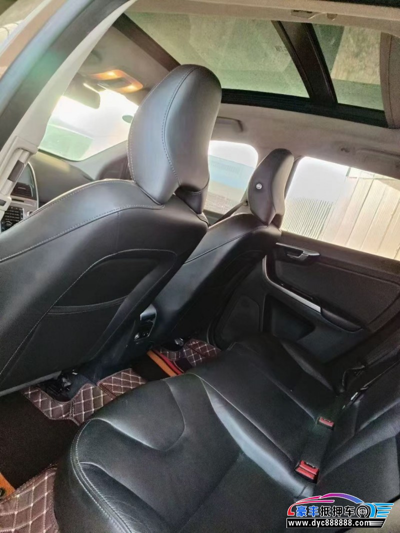 17年沃尔沃XC60轿车抵押车出售