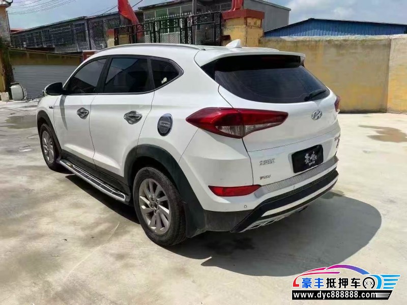 16年现代途胜轿车抵押车出售