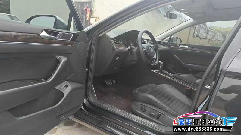 18年大众迈腾轿车抵押车出售