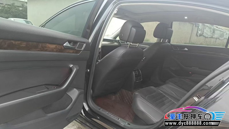 18年大众迈腾轿车抵押车出售