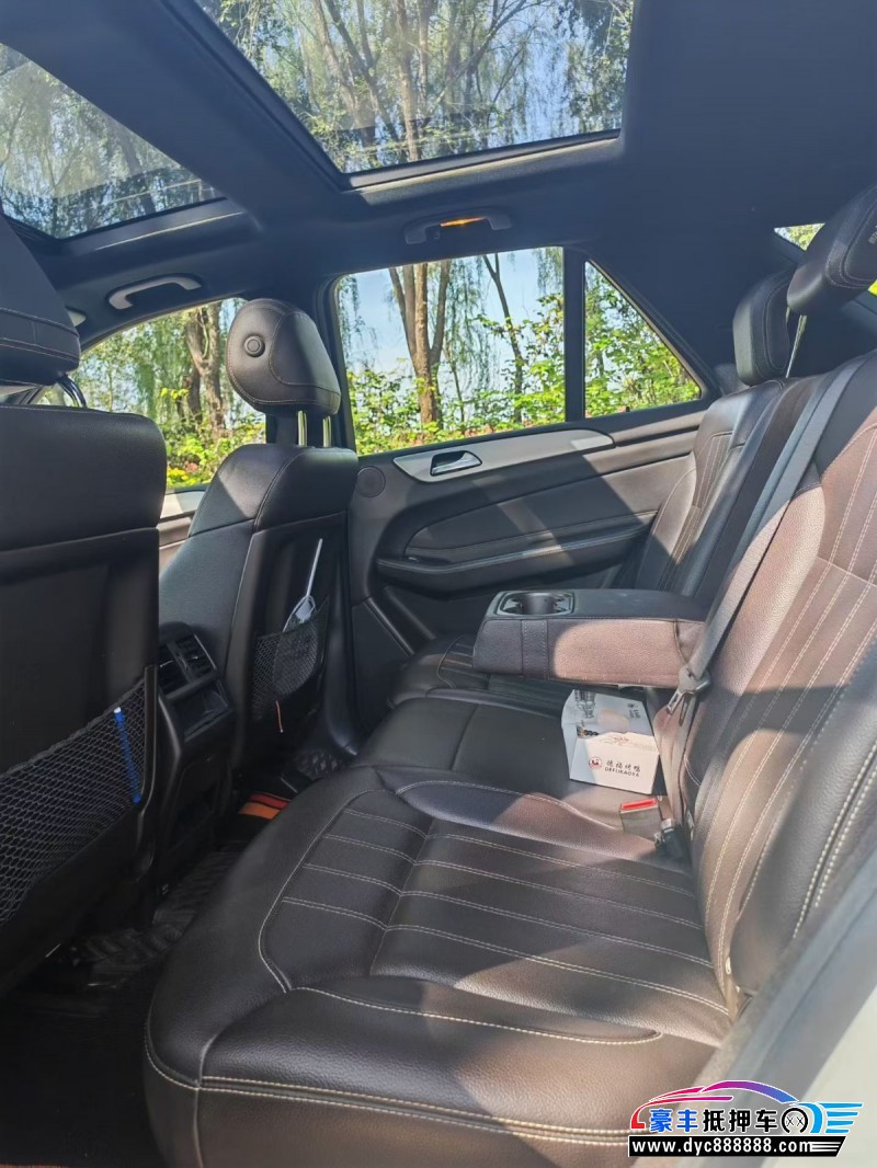 15年奔驰GLE轿车抵押车出售