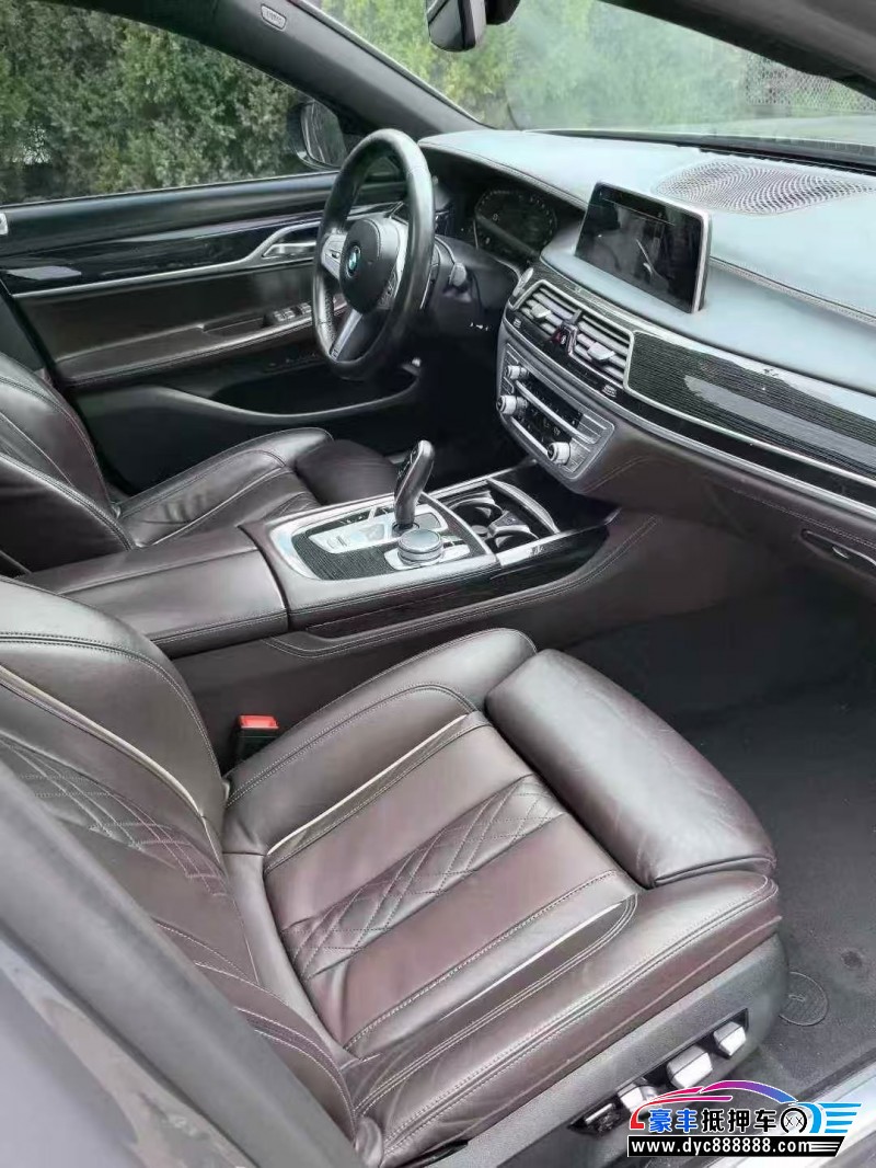 20年宝马7系轿车抵押车出售