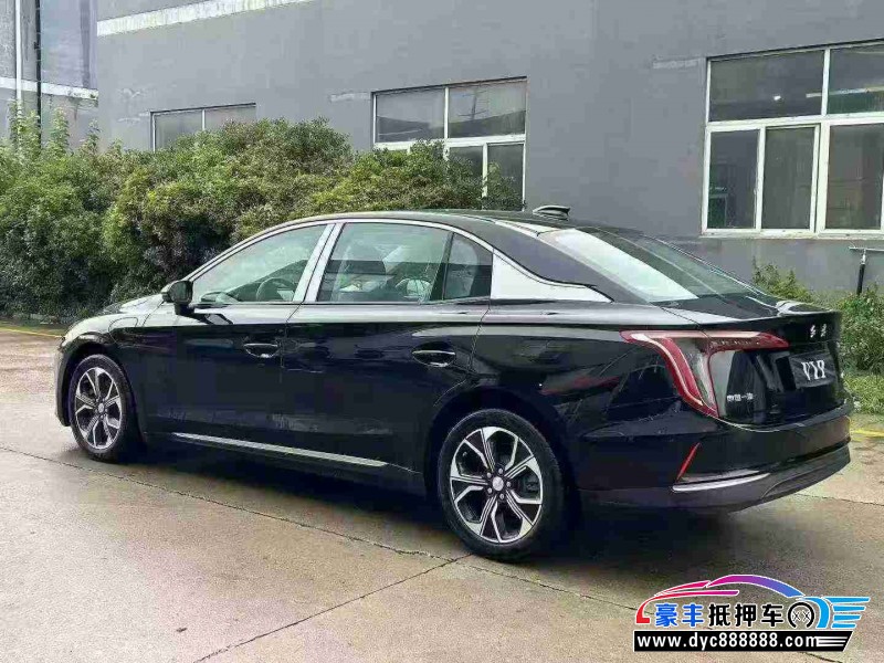 25年红旗EQM5轿车抵押车出售