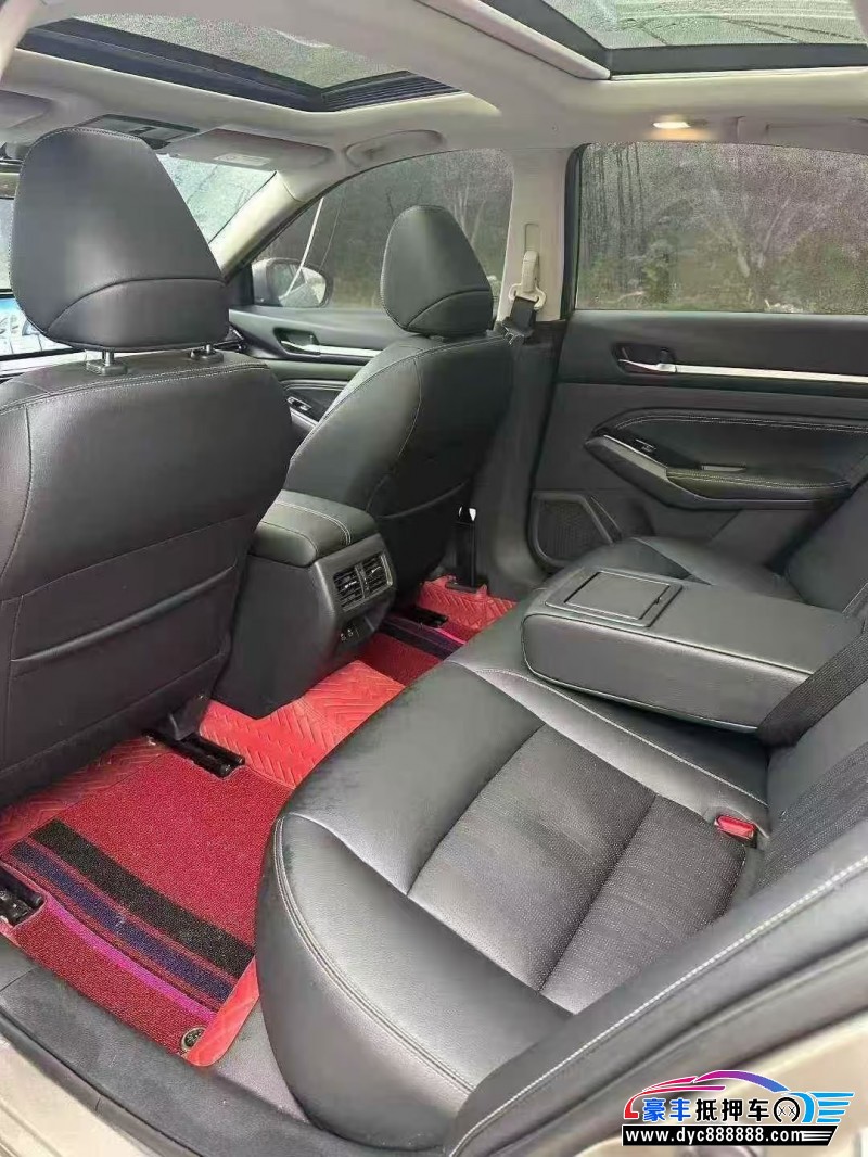 24年日产天籁轿车抵押车出售