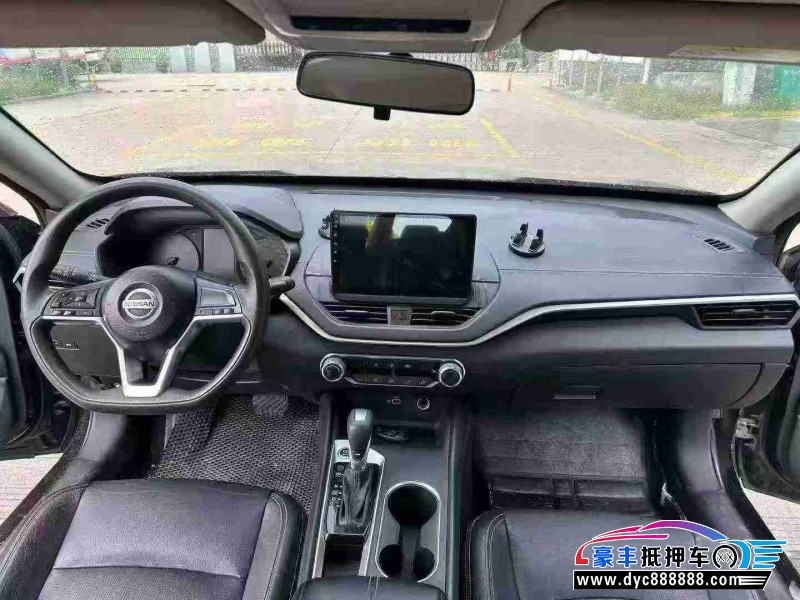 21年日产天籁轿车抵押车出售