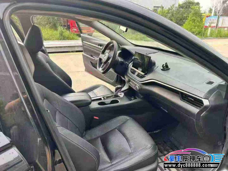 21年日产天籁轿车抵押车出售