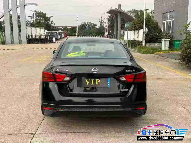 21年日产天籁轿车抵押车出售