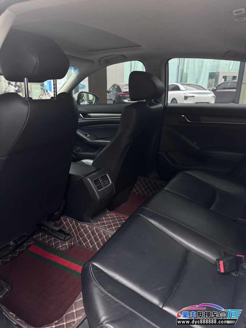 18年本田雅阁轿车抵押车出售