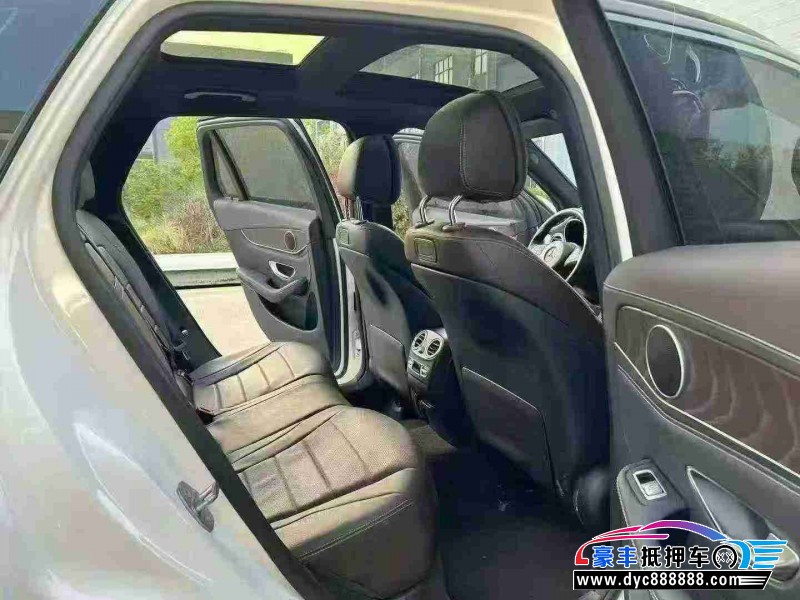 18年奔驰GLC轿车抵押车出售