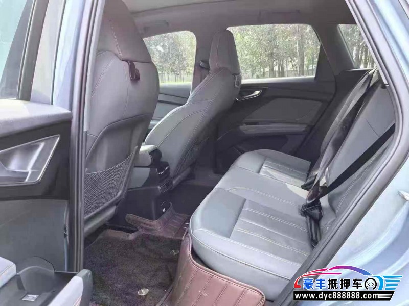 23年奥迪Q4轿车抵押车出售