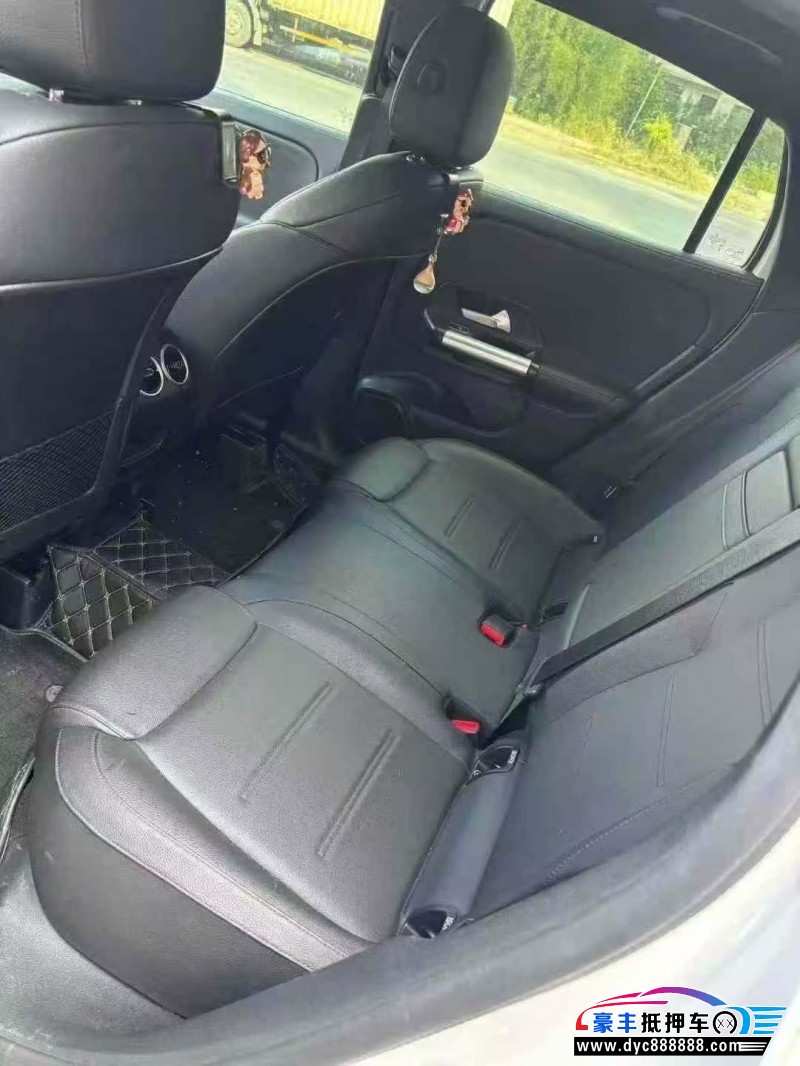 23年奔驰GLA轿车抵押车出售