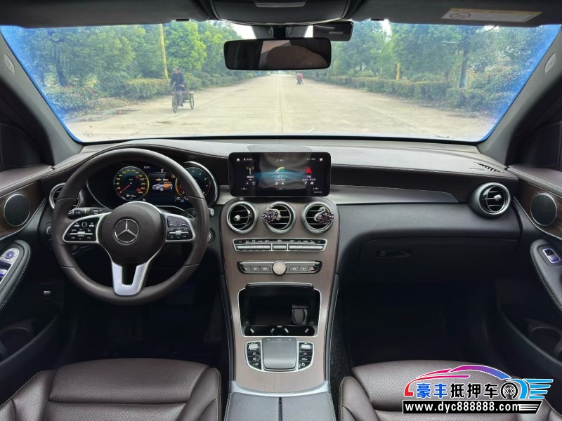 21年奔驰GLC轿车抵押车出售