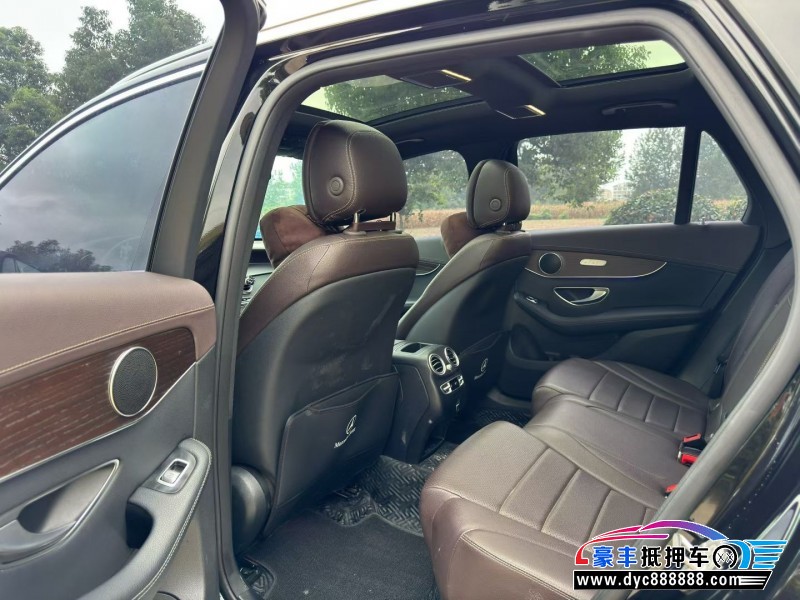 21年奔驰GLC轿车抵押车出售