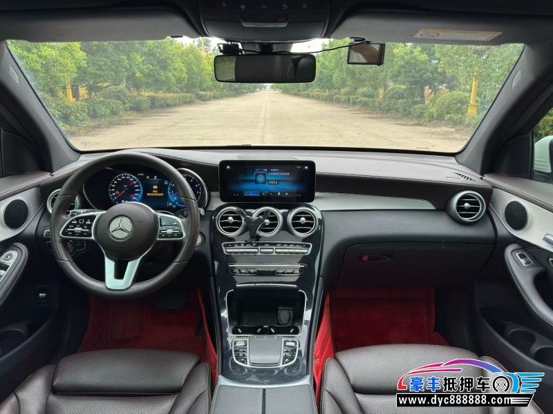 20年奔驰GLC轿车抵押车出售