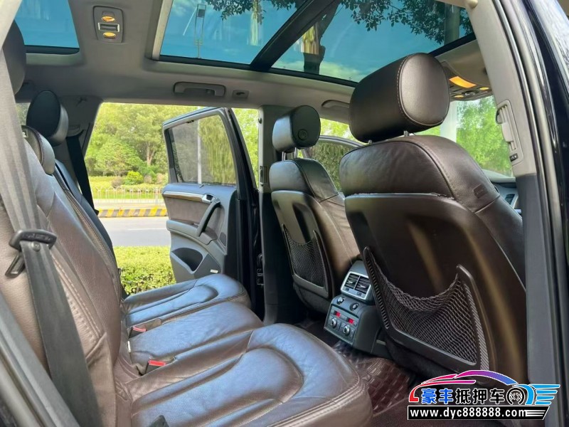 11年奥迪Q7轿车抵押车出售