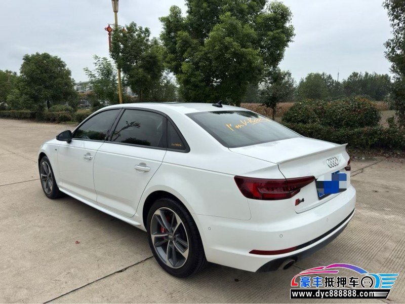 18年奥迪A4L轿车抵押车出售