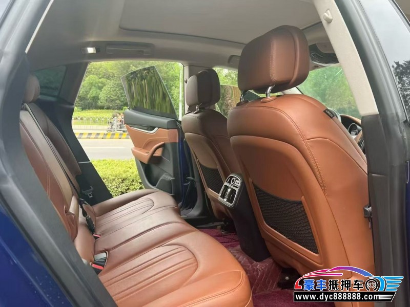 17年玛莎拉蒂莱万特轿车抵押车出售