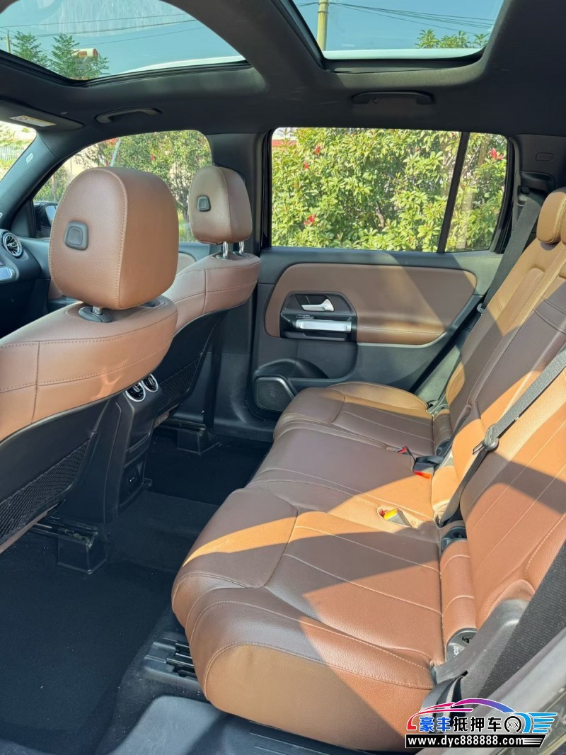 21年奔驰GLB轿车抵押车出售