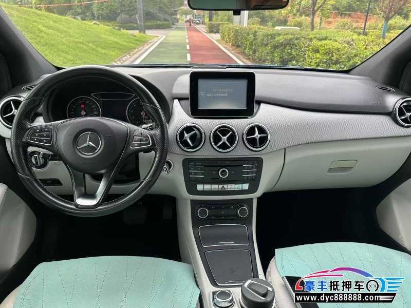 16年奔驰B轿车抵押车出售