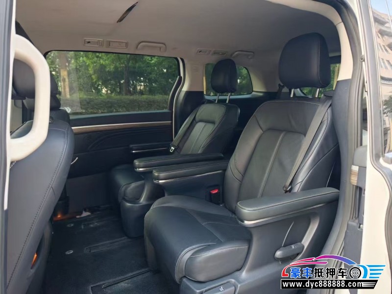 23年传祺M8轿车抵押车出售