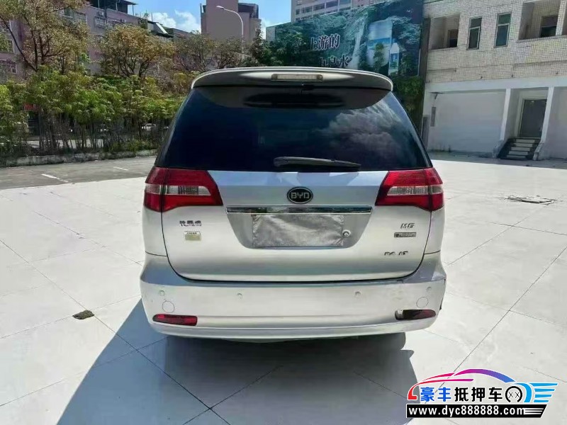 15年比亚迪m6轿车抵押车出售