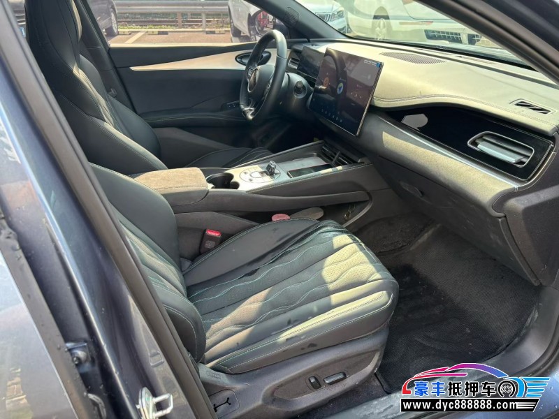 25年比亚迪海豹轿车抵押车出售