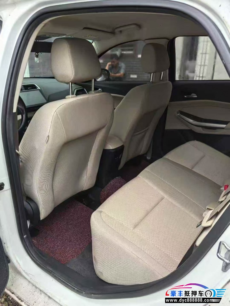 18年福特福睿斯轿车抵押车出售