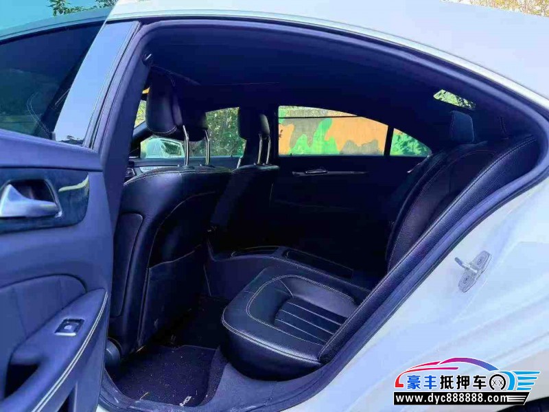 17年奔驰CLS轿车抵押车出售