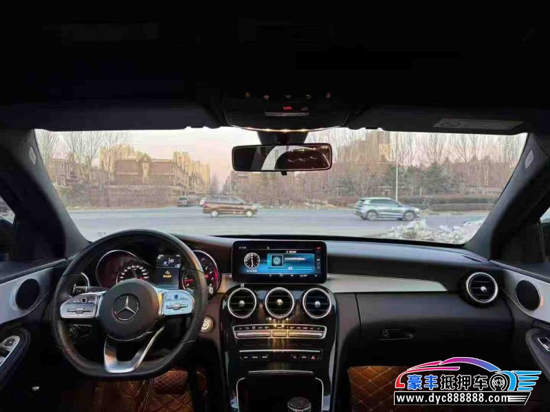 19年奔驰C轿车抵押车出售