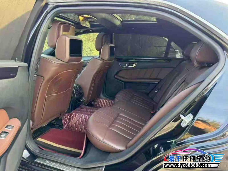 14年奔驰E轿车抵押车出售