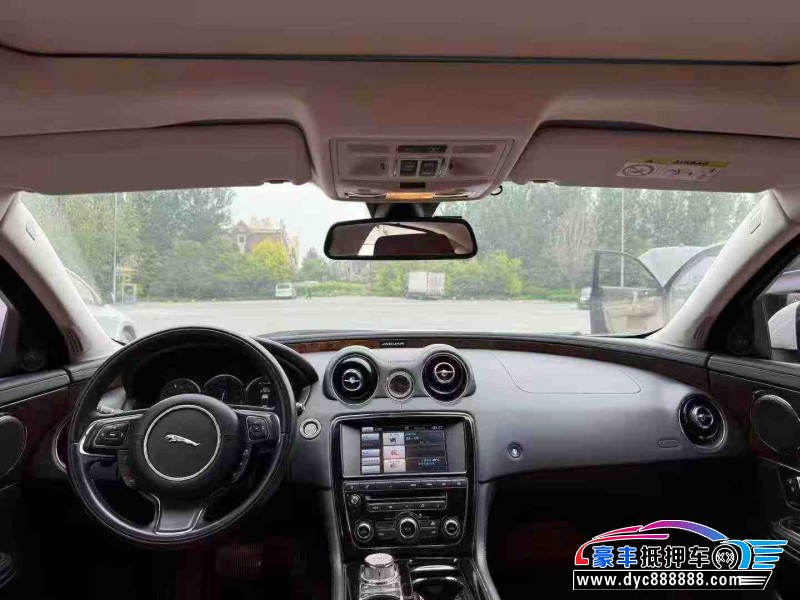 15年捷豹XJ轿车抵押车出售