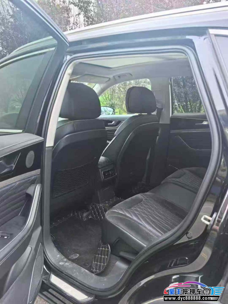 22年红旗HS5轿车抵押车出售