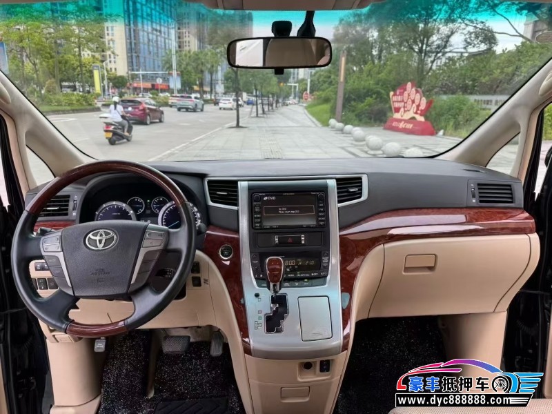 11年丰田埃尔法轿车抵押车出售