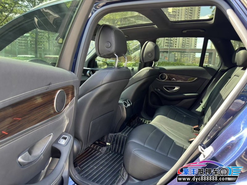 17年奔驰GLCSUV抵押车出售