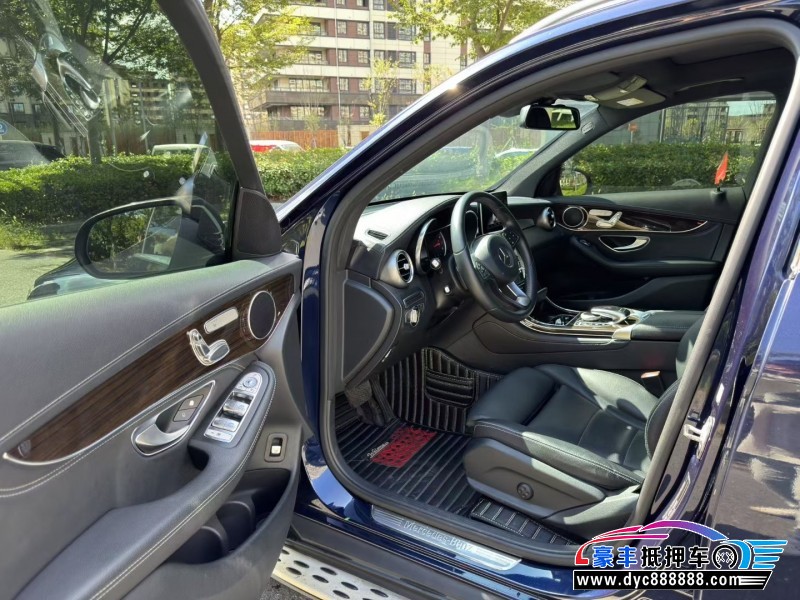 17年奔驰GLCSUV抵押车出售