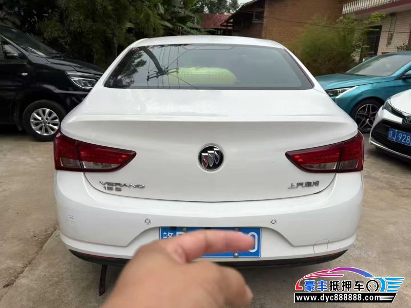 18年别克威朗轿车抵押车出售